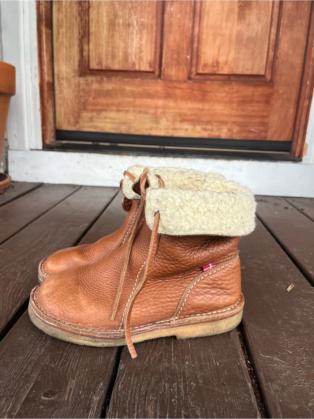 Girls' Fold-Over Brown Leather Winter Boots with Cream Shearling Cuff